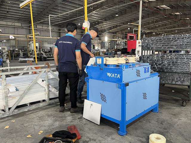 Máy uốn 7 trục CNC - Công Ty TNHH Sản Xuất Thương Mại Xuất Nhập Khẩu Thiết Bị Máy Móc KATA